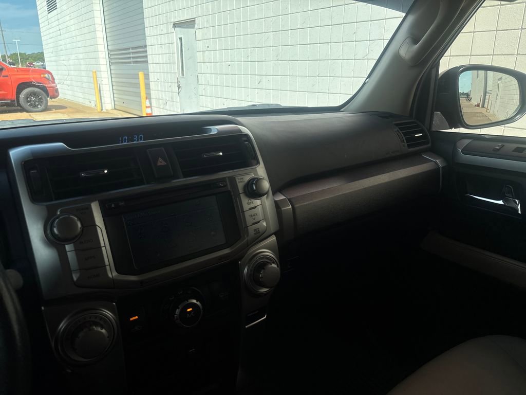 Used 2014 Toyota 4Runner SR5 Premium image 14