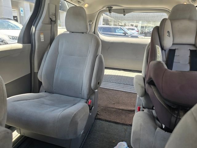 Used 2015 Toyota Sienna L FWD image 14