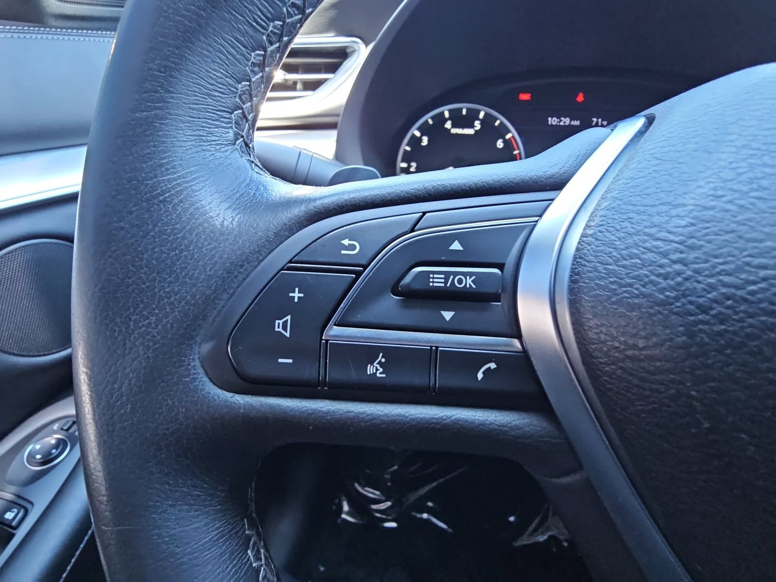 Used 2021 INFINITI QX50 Luxe FWD image 17