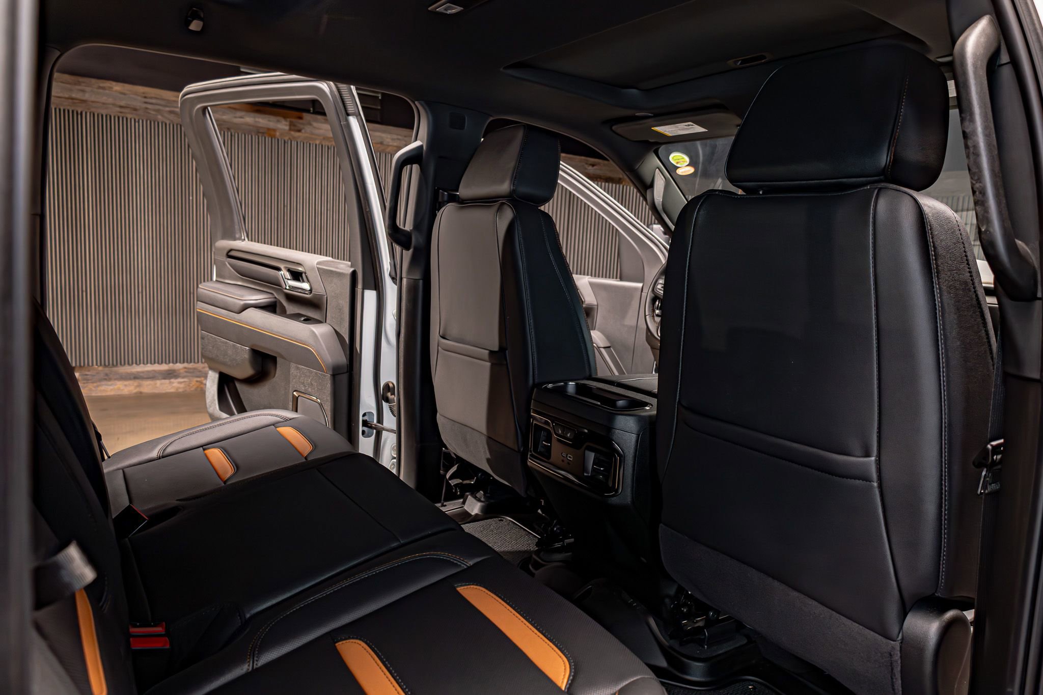 Used 2025 GMC Sierra 3500 AT4 w/ AT4 Premium Plus Package image 27