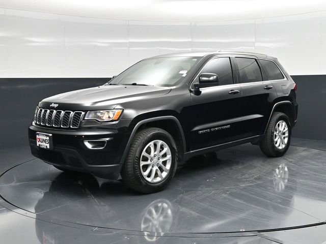 Certified 2022 Jeep Grand Cherokee Laredo E image 3