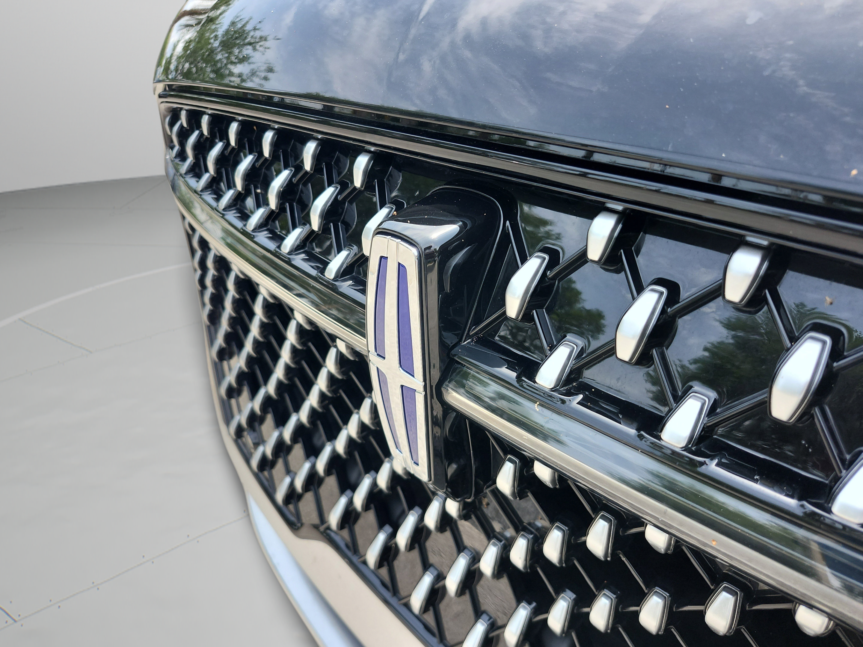 Used 2025 Lincoln Nautilus Premier AWD/4WD image 30