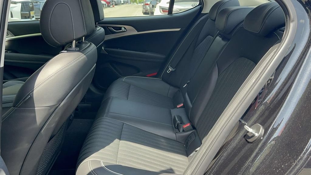 Used 2023 Genesis G70 3.3T AWD/4WD image 14