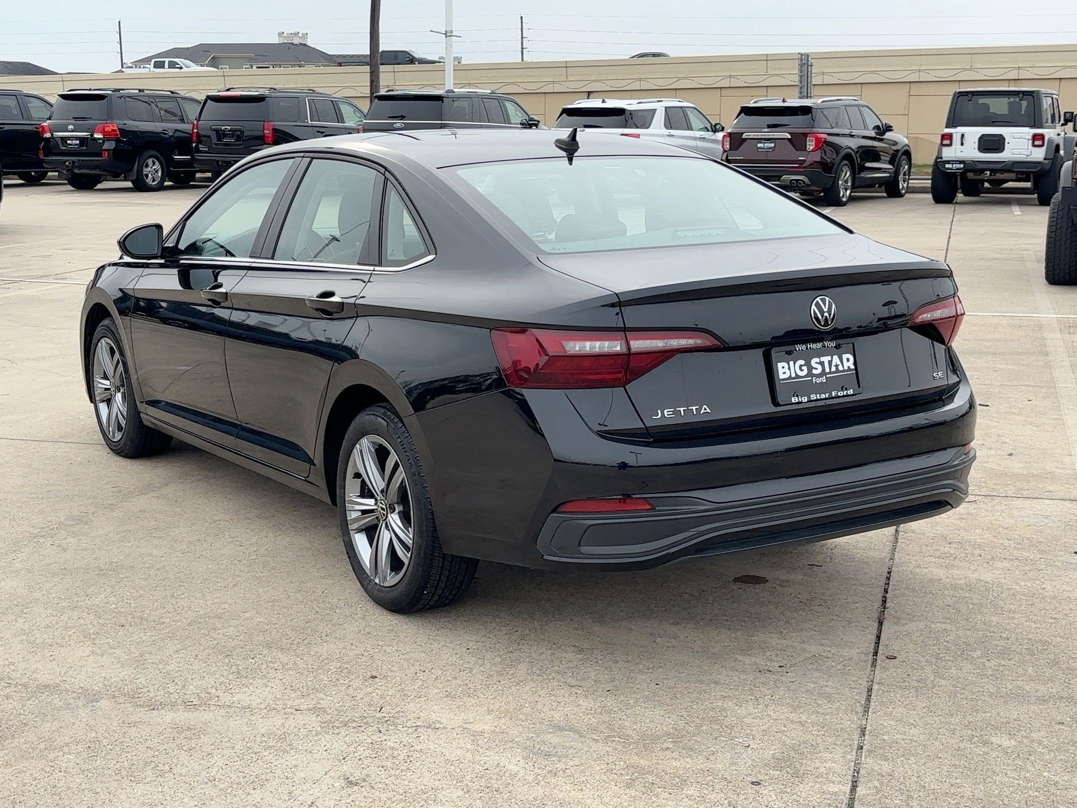 Used 2024 Volkswagen Jetta SE image 6