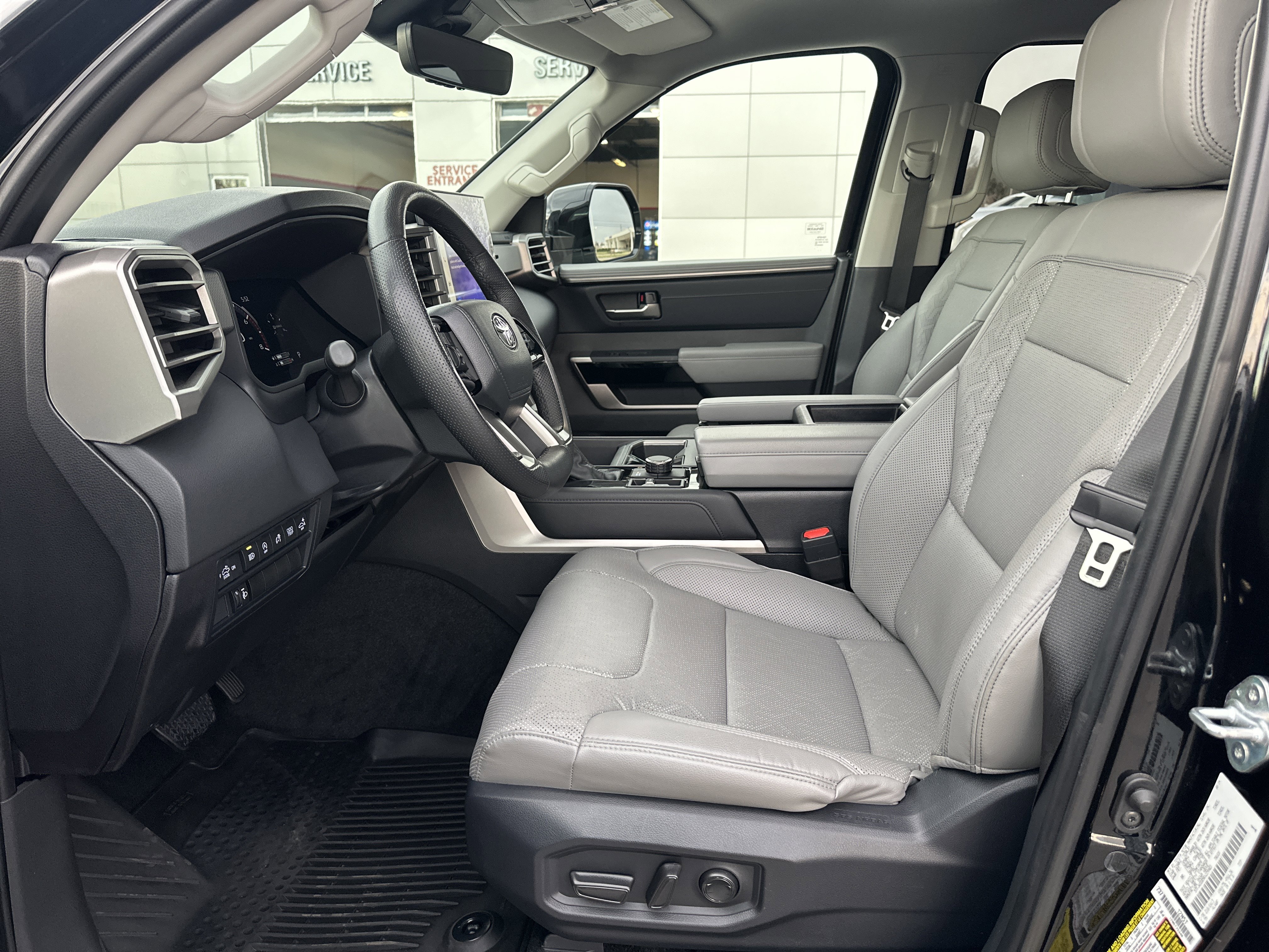 Used 2024 Toyota Tundra Limited image 11