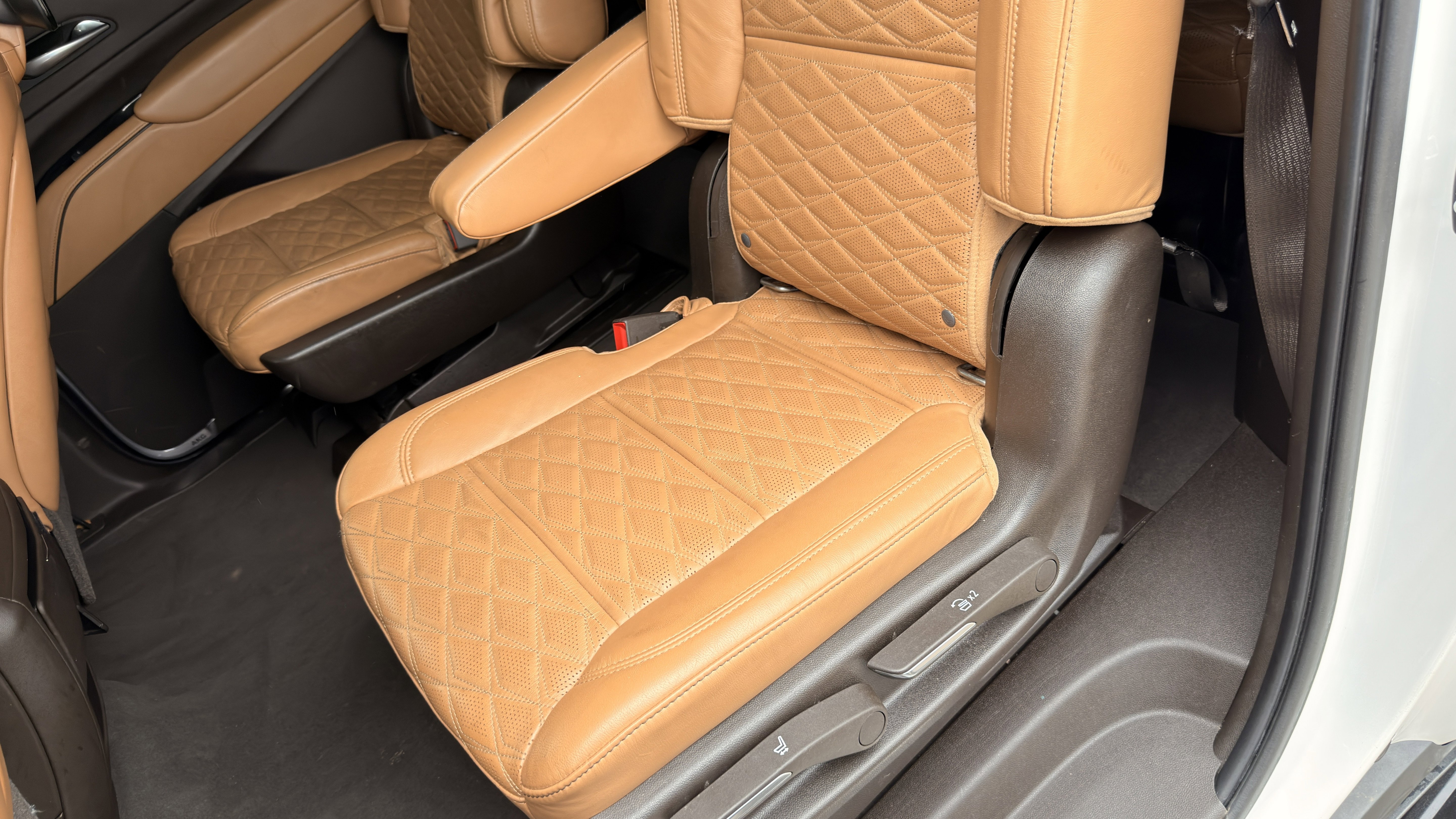 Used 2021 Cadillac Escalade ESV Premium Luxury image 29