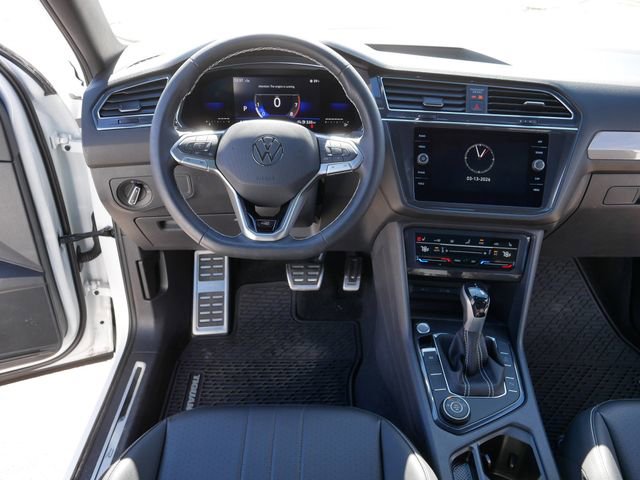 Certified 2023 Volkswagen Tiguan SE R-Line image 20