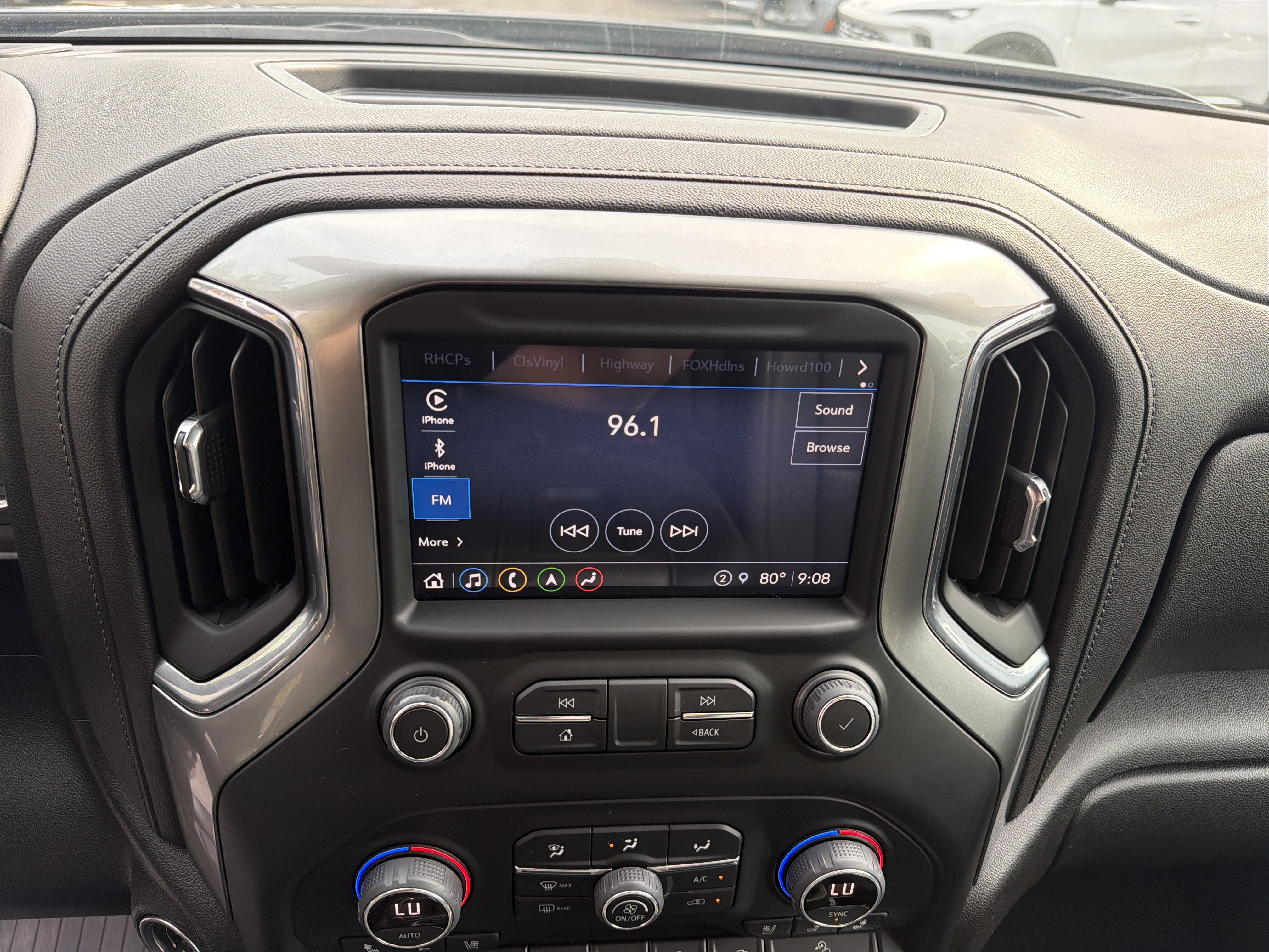 Used 2022 Chevrolet Silverado 1500 LTZ w/ LTZ Premium Package AWD/4WD image 23