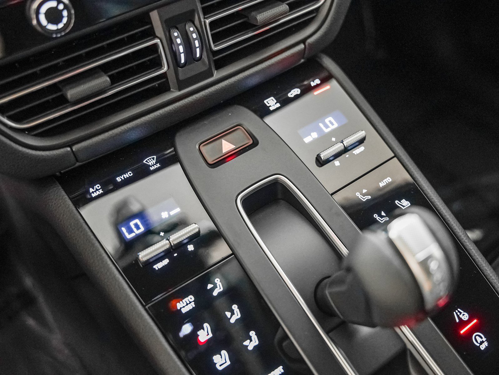 New 2026 Porsche Macan image 21
