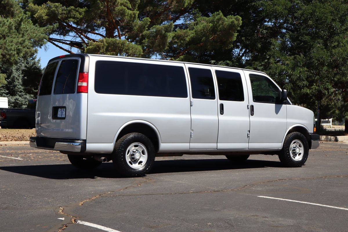 Used 2016 Chevrolet Express 3500 LT w/ LT Preferred Equipment Group RWD image 5