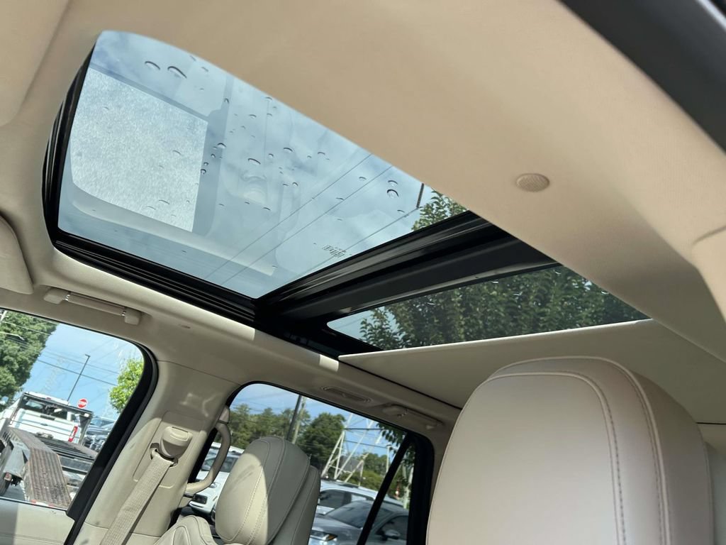 Used 2018 Lincoln Navigator Reserve w/ Technology Package AWD/4WD image 20