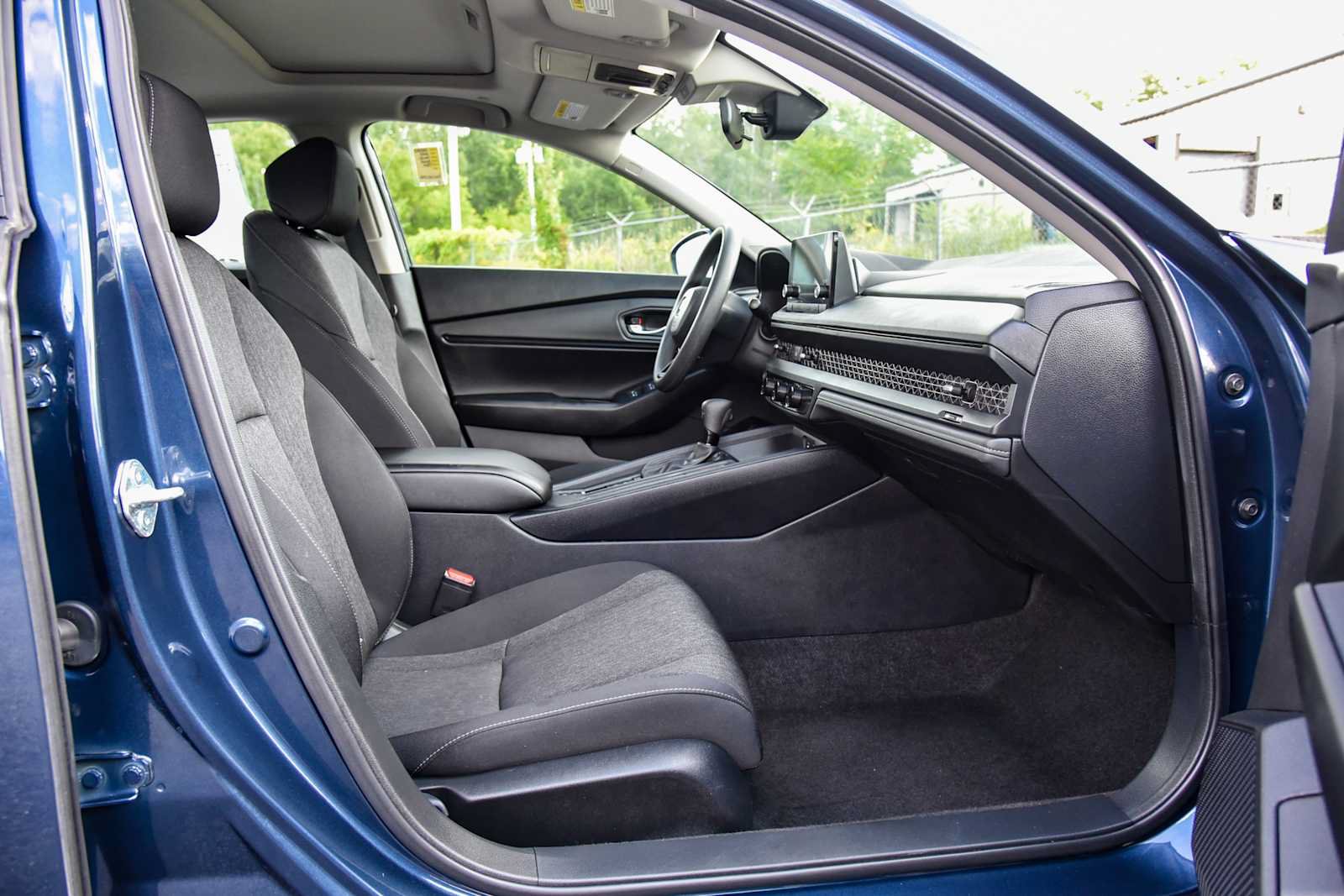 Used 2024 Honda Accord EX image 9