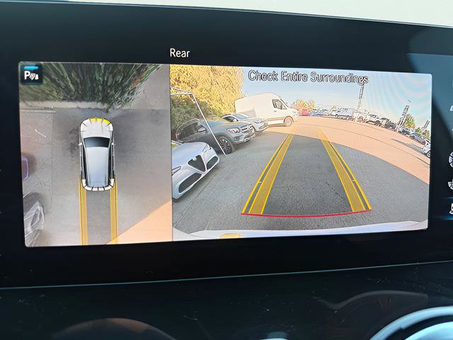 Used 2022 Mercedes-Benz GLB 250 w/ Premium Package Lite image 18