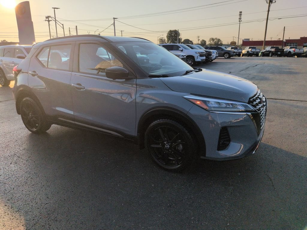 Used 2022 Nissan Kicks SR w/ Premium Package FWD image 7