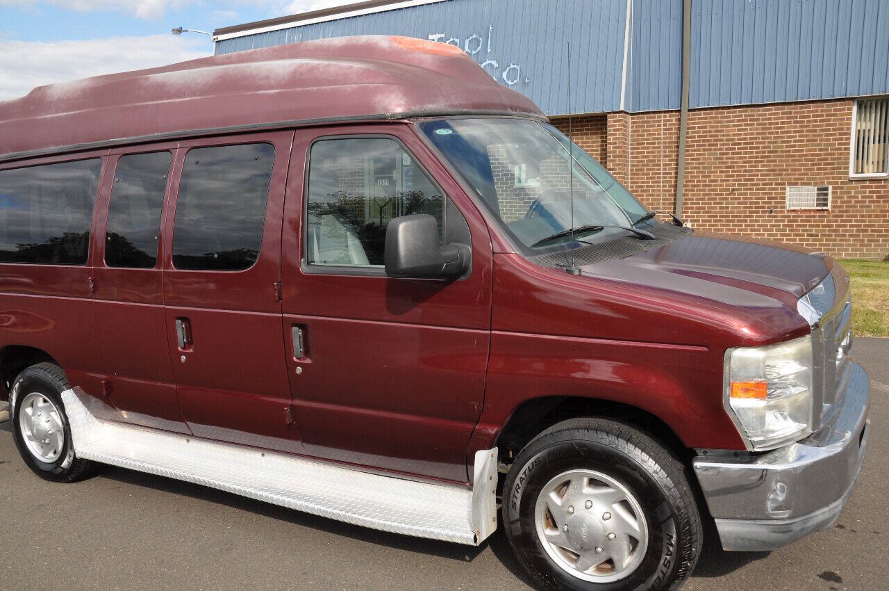 Used 2010 Ford E-350 and Econoline 350 XL RWD image 9