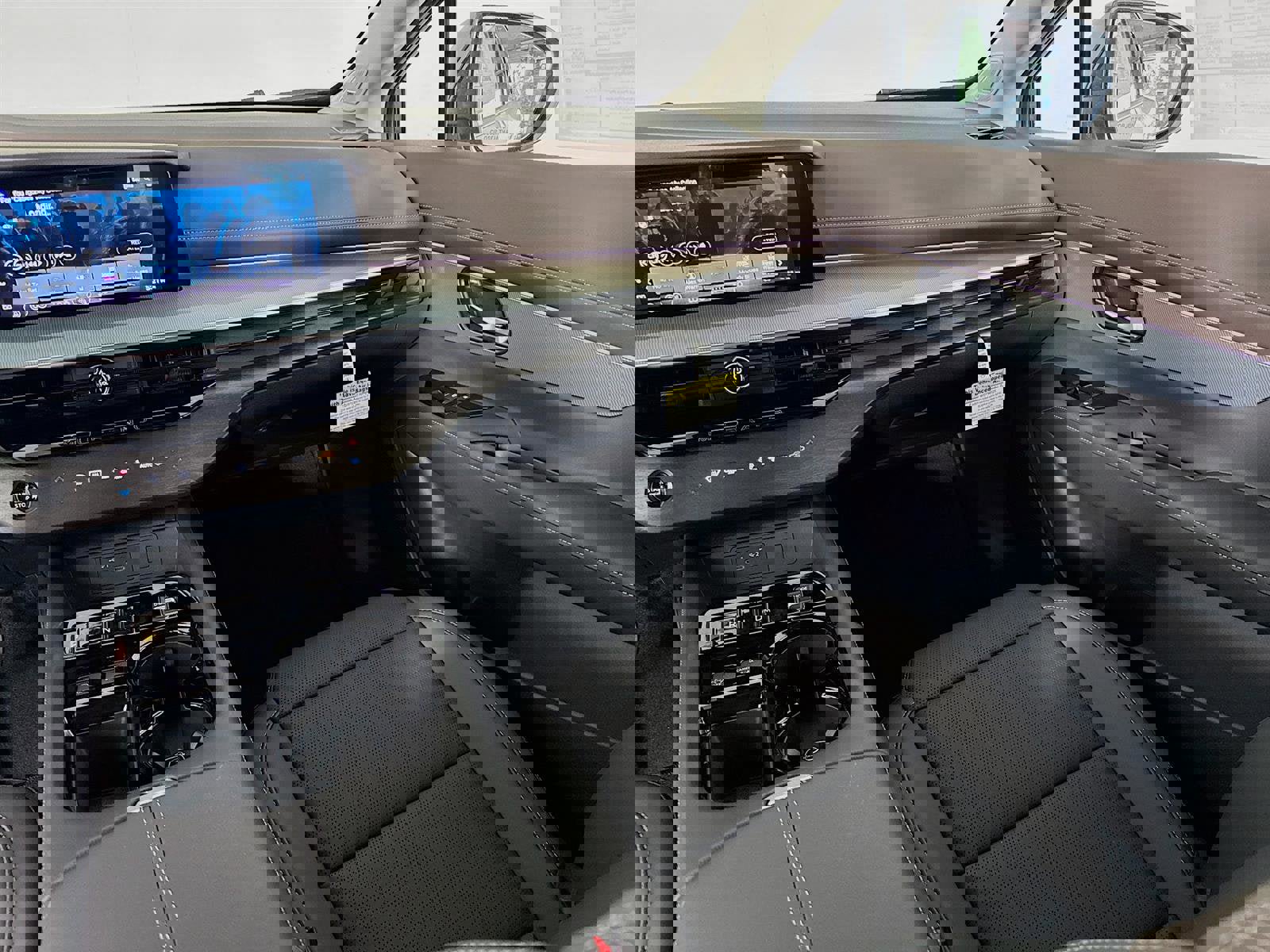 New 2025 Nissan Murano Platinum w/ Cargo Package image 25