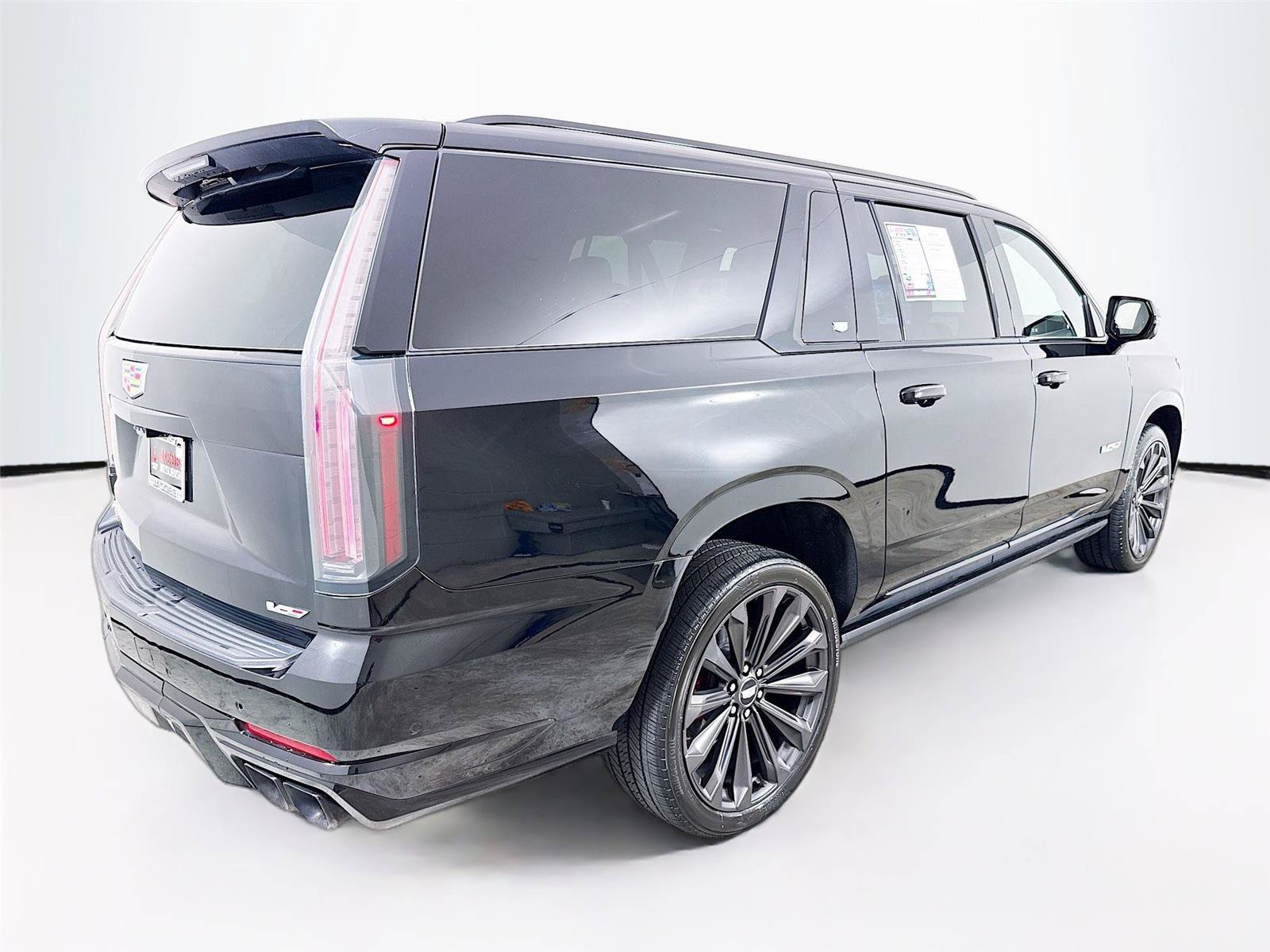 Used 2025 Cadillac Escalade ESV V AWD/4WD image 47