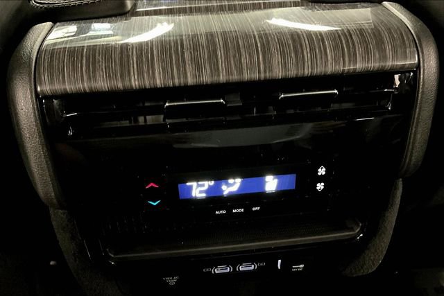 Used 2022 Jeep Wagoneer Series II image 32