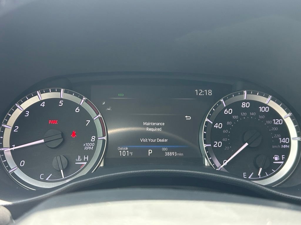 Used 2024 Toyota Highlander LE FWD image 24