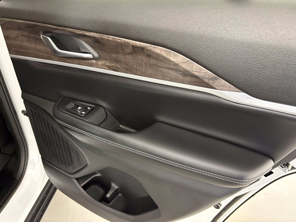 New 2026 Jeep Grand Cherokee Altitude RWD image 39