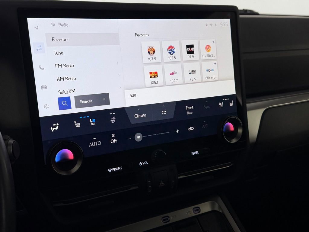 Used 2024 Lexus GX 550 w/ Cold Area Package image 17