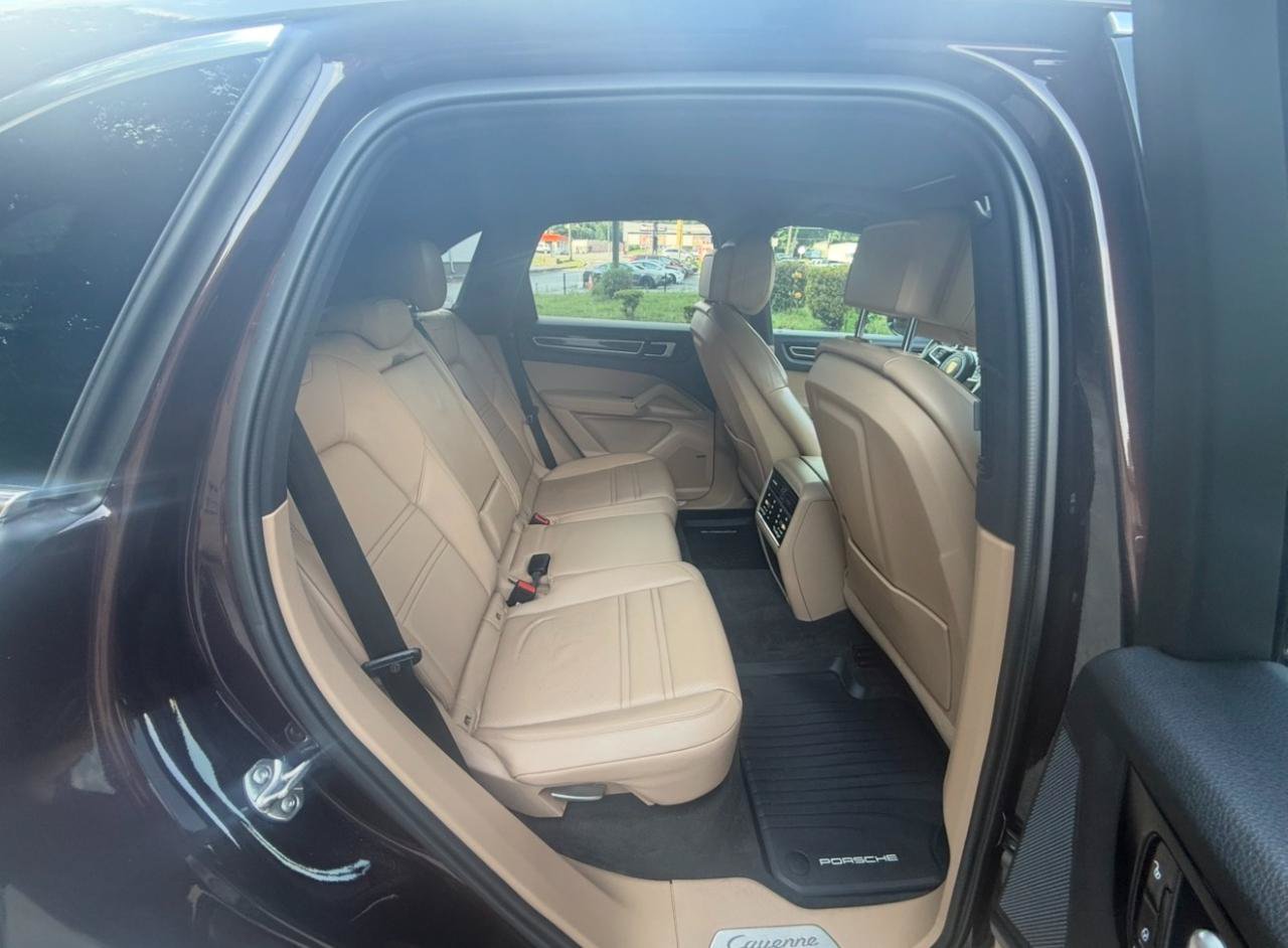 Used 2019 Porsche Cayenne AWD/4WD image 25