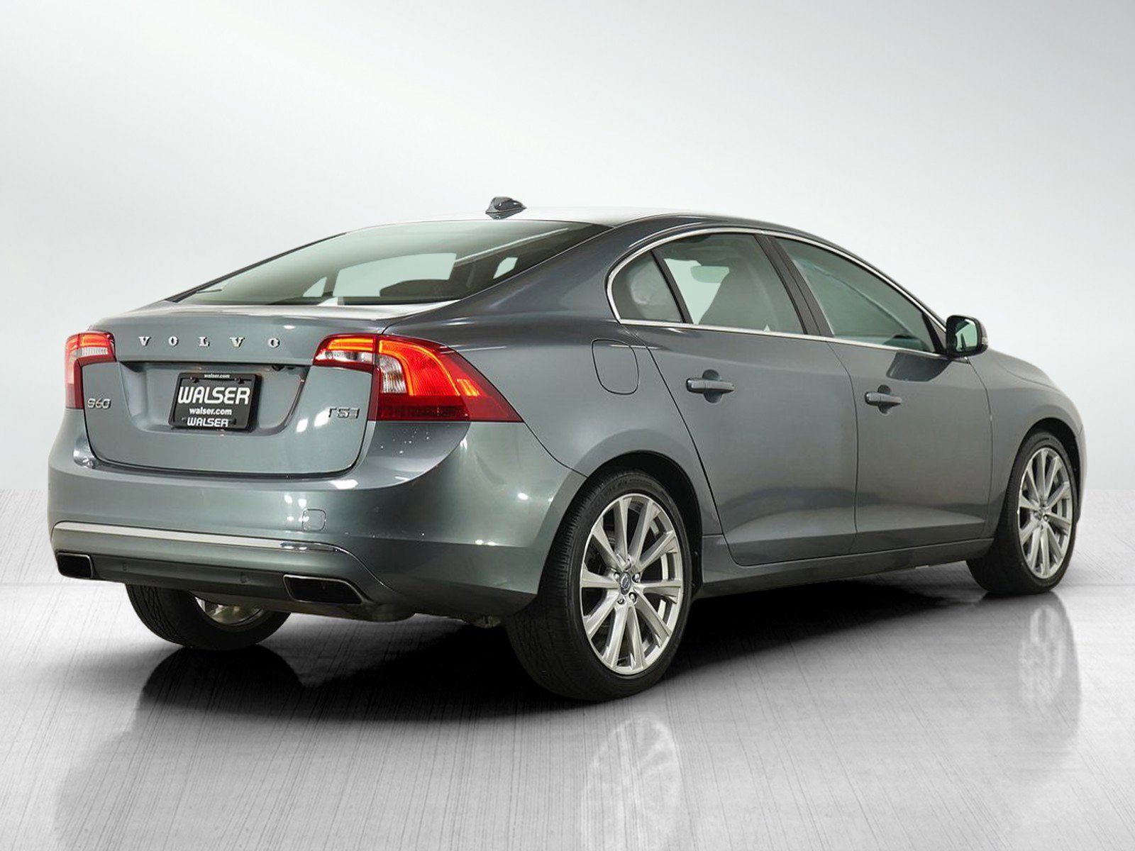 Used 2017 Volvo S60 T5 Inscription Platinum w/ Climate Package FWD image 5
