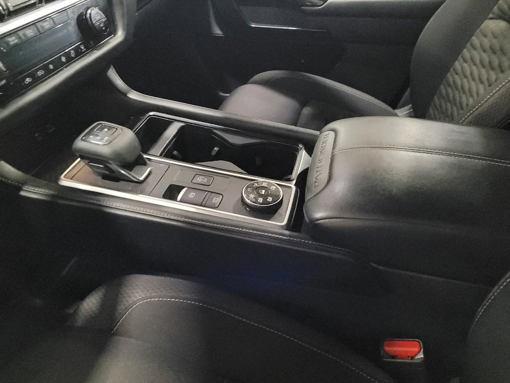 Used 2022 Nissan Pathfinder SV w/ SV Premium Package image 26