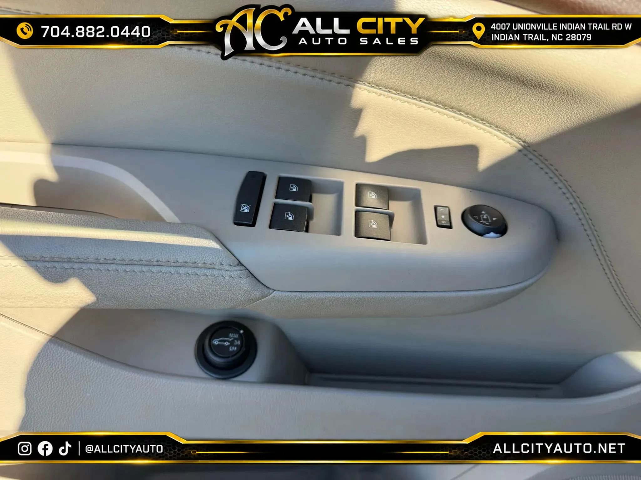 Used 2010 Cadillac SRX Premium FWD image 24