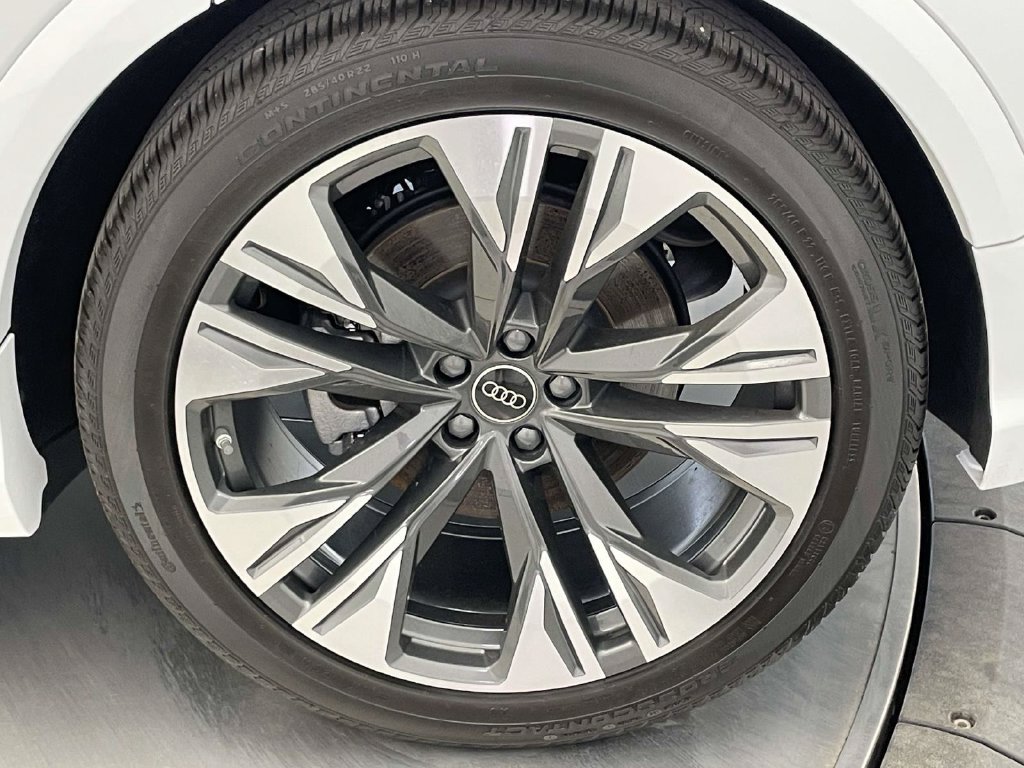 Certified 2025 Audi Q8 Prestige AWD/4WD image 12