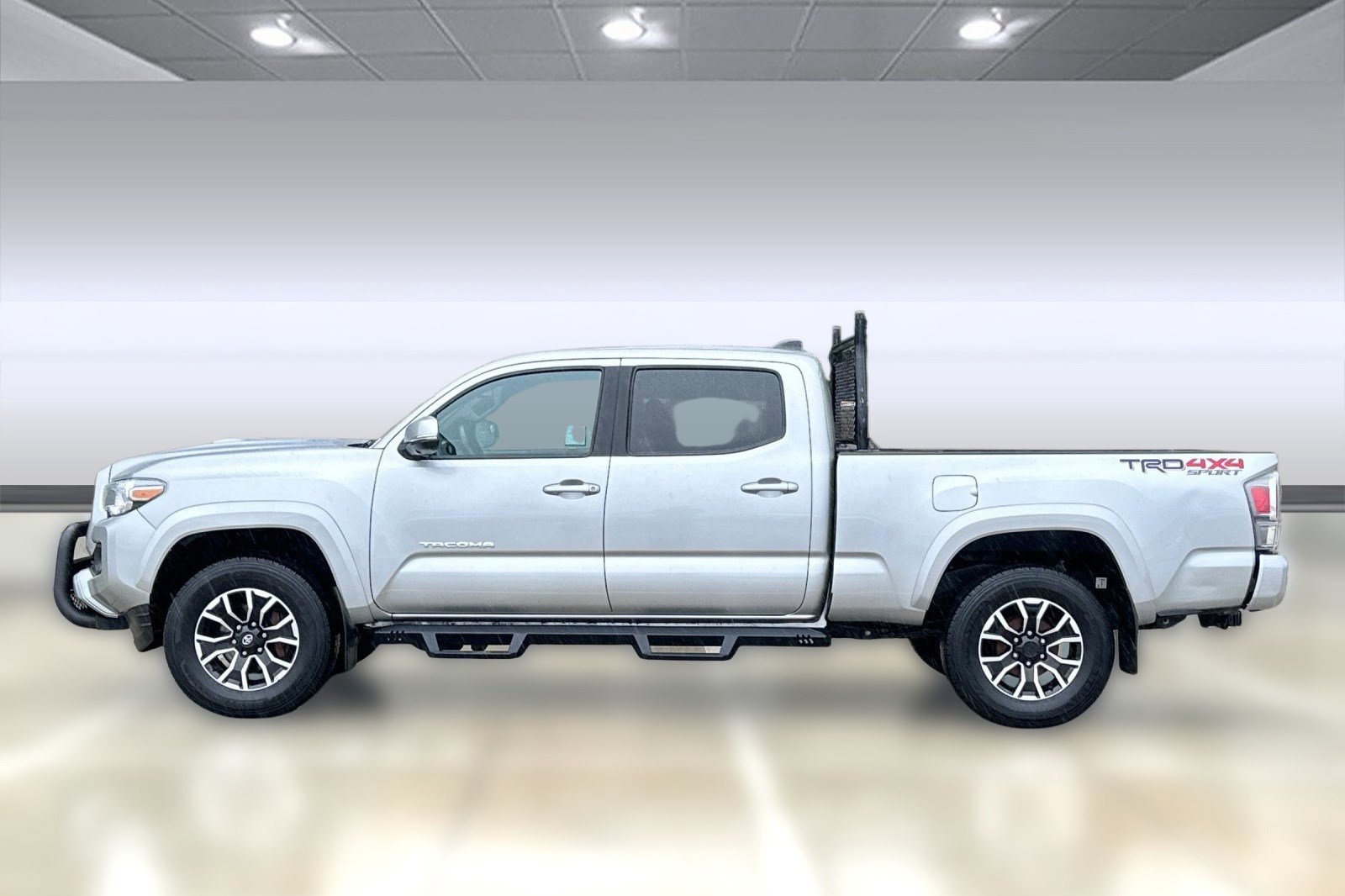 Used 2023 Toyota Tacoma TRD Sport image 2