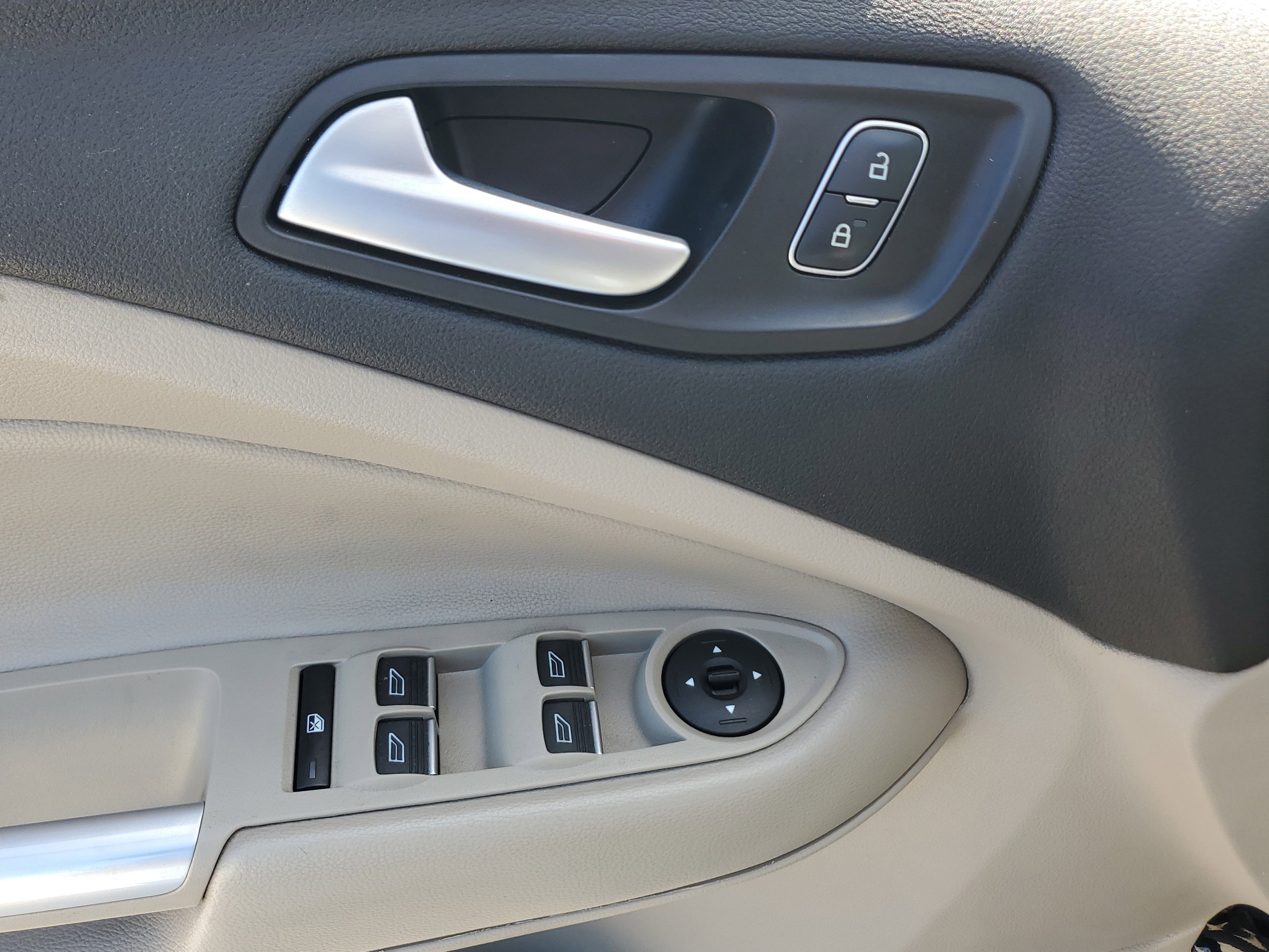 Used 2019 Ford Escape SEL FWD image 29