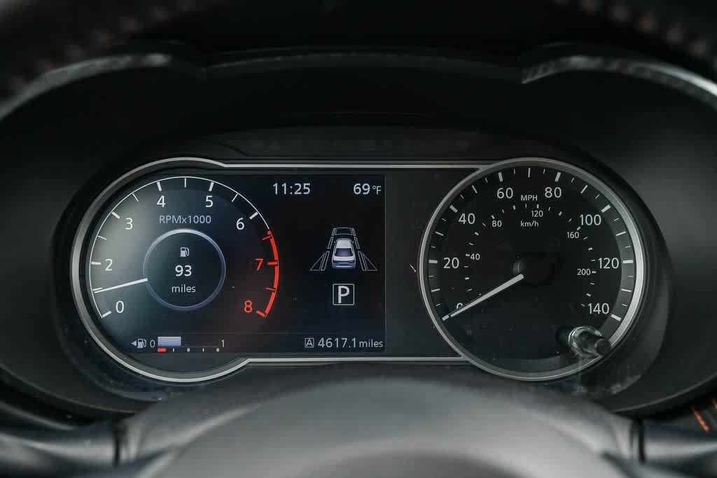Used 2020 Nissan Versa SR FWD image 23