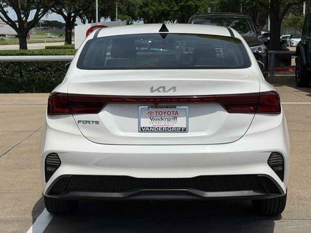 Used 2023 Kia Forte LXS FWD image 5