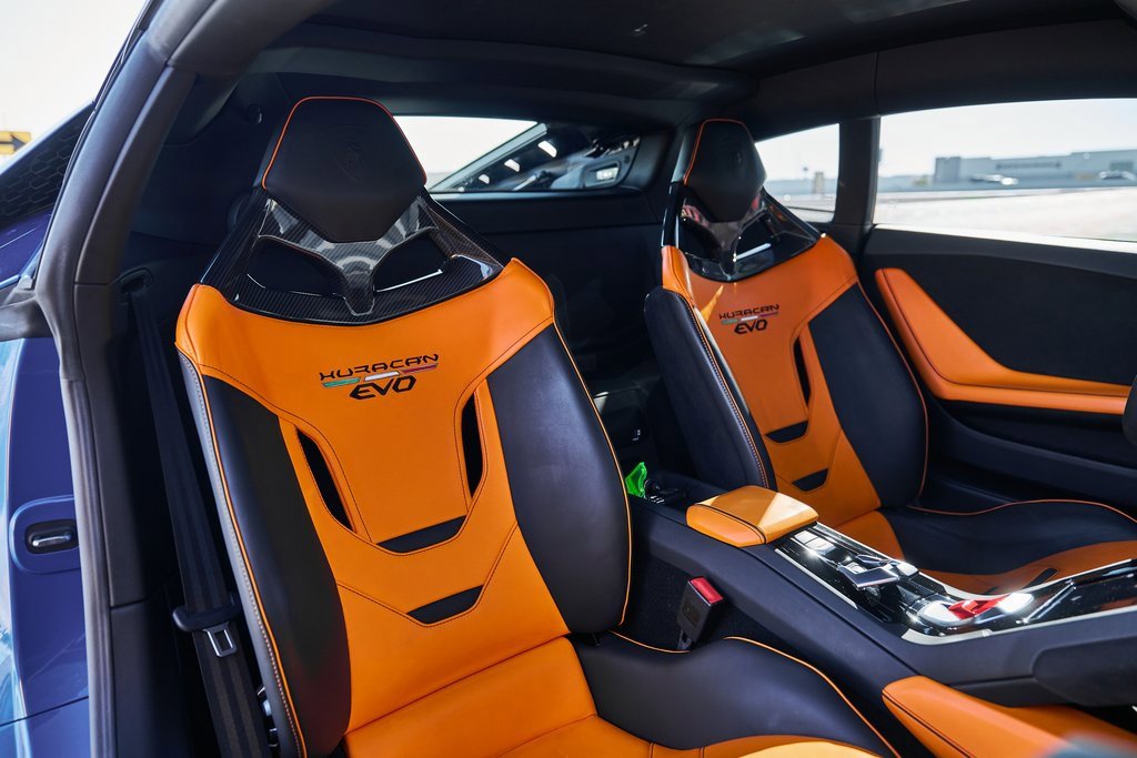 Used 2020 Lamborghini Huracan EVO image 38