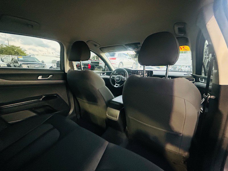 Used 2022 Kia K5 LX image 11