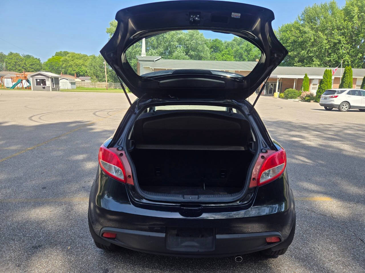 Used 2012 MAZDA MAZDA2 Touring FWD image 36