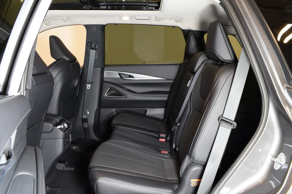 Certified 2026 INFINITI QX60 Luxe w/ Cargo Package AWD/4WD image 28