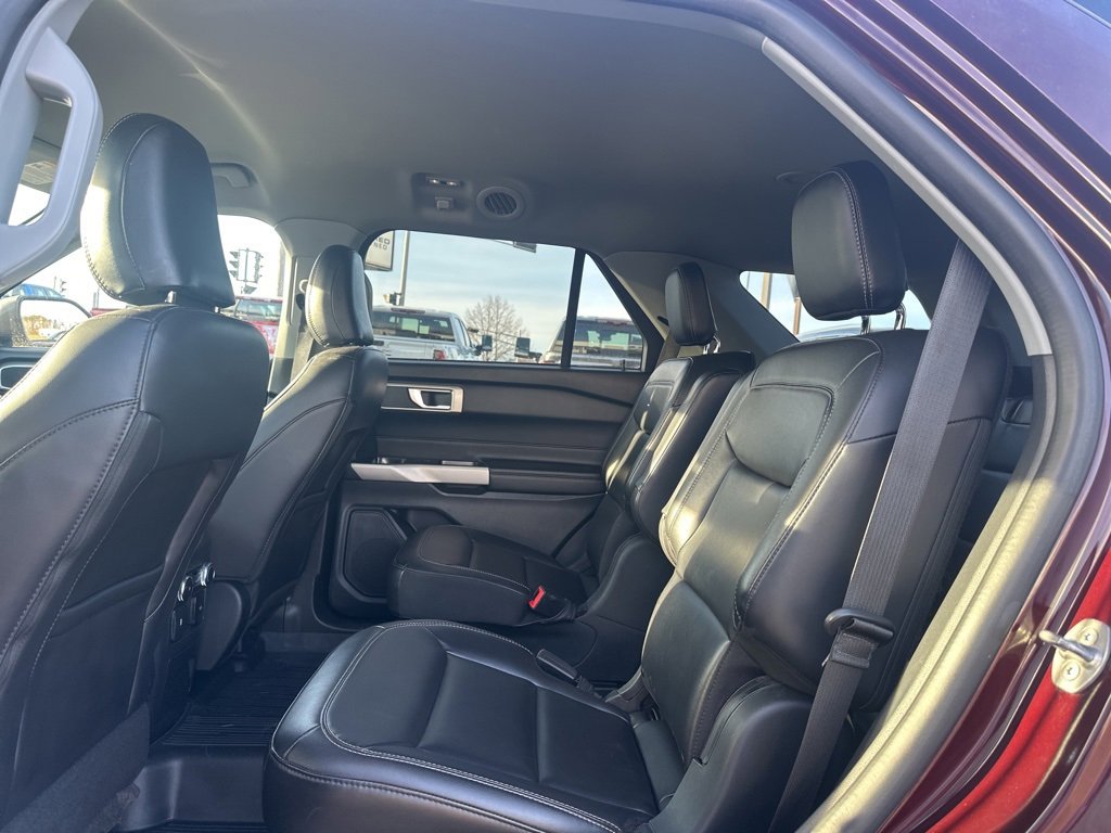 Used 2022 Ford Explorer XLT w/ Equipment Group 202A image 12