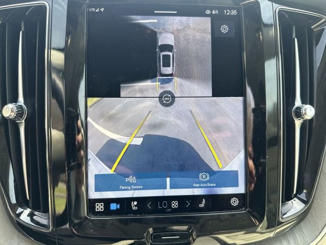 Used 2024 Volvo XC60 B5 Plus w/ Protection Package Premier image 28