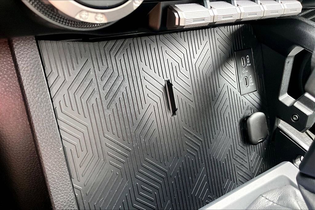 Used 2024 Toyota Tacoma TRD Sport image 32