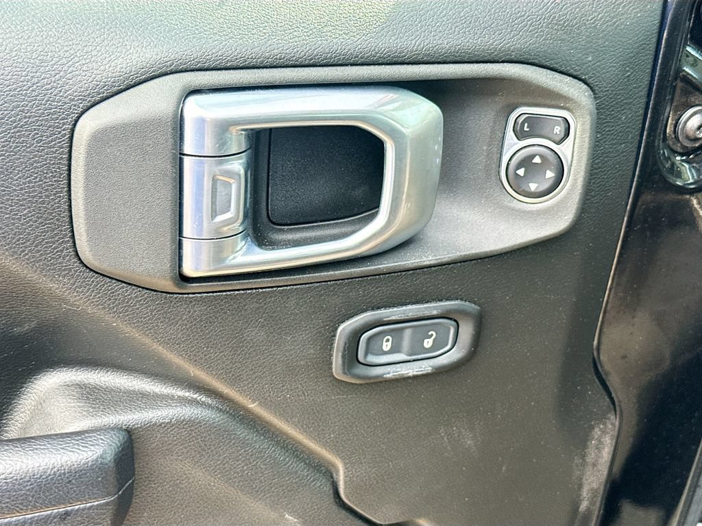 Used 2023 Jeep Wrangler Unlimited w/ Cold Weather Group AWD/4WD image 19