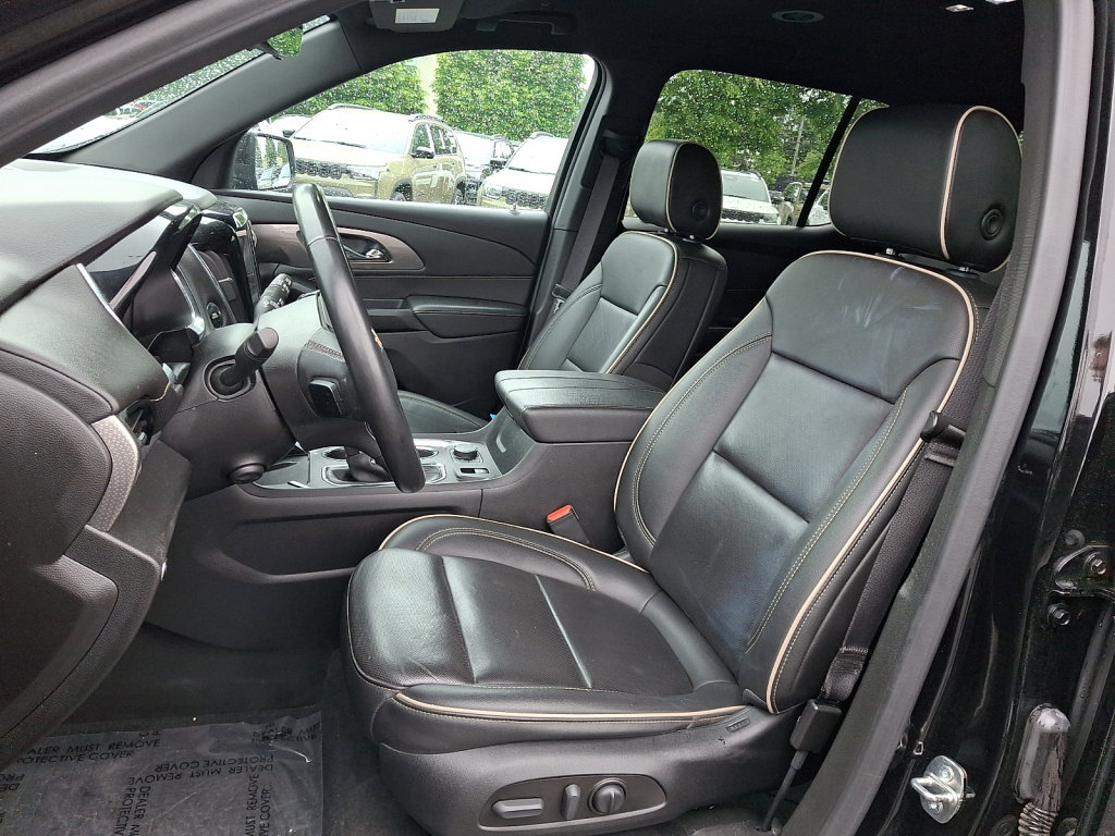 Used 2023 Chevrolet Traverse Premier AWD/4WD image 24
