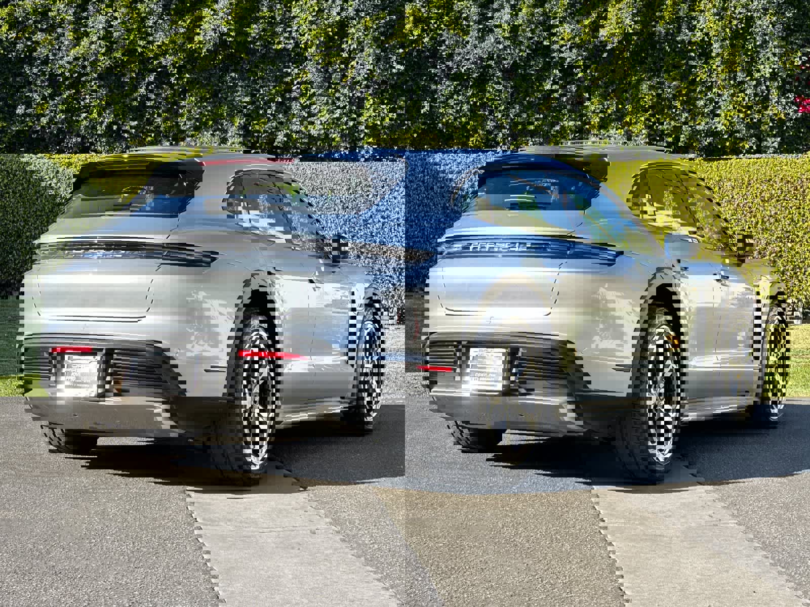 Used 2024 Porsche Taycan 4 Cross Turismo image 8