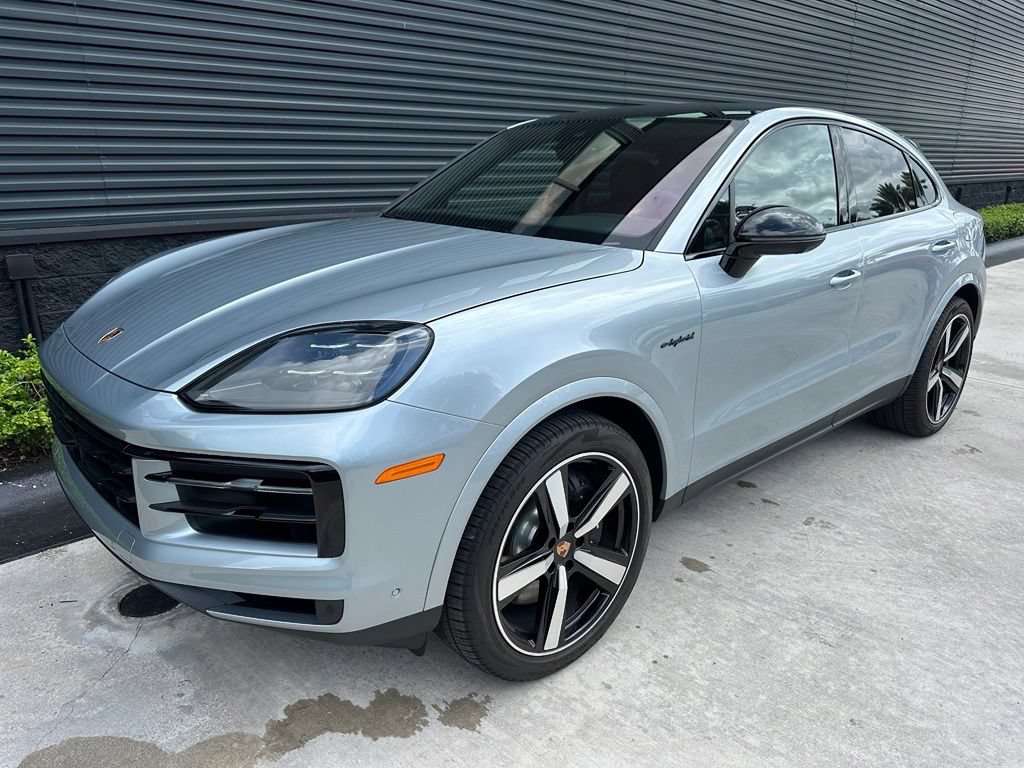 Certified 2026 Porsche Cayenne E-Hybrid Coupe AWD/4WD image 7