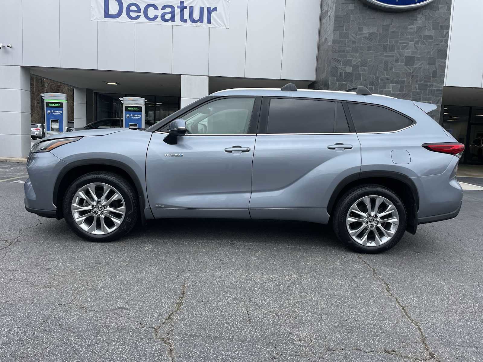 Used 2020 Toyota Highlander Limited image 2