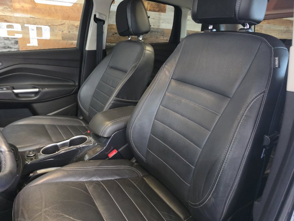 Used 2015 Ford Escape Titanium w/ Equipment Group 301A AWD/4WD image 8