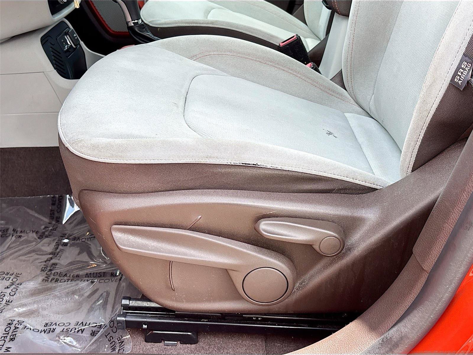 Used 2015 Jeep Renegade Latitude FWD image 18