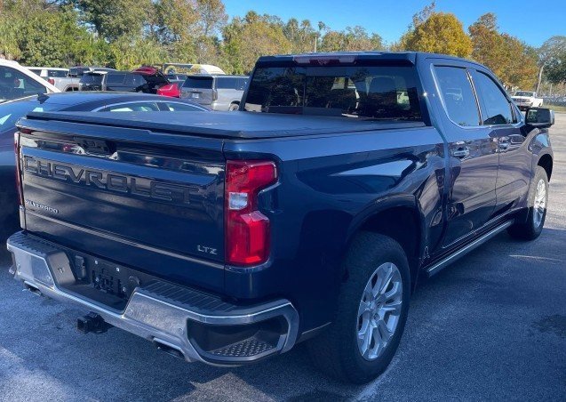 Used 2022 Chevrolet Silverado 1500 LTZ w/ LTZ Premium Package image 4