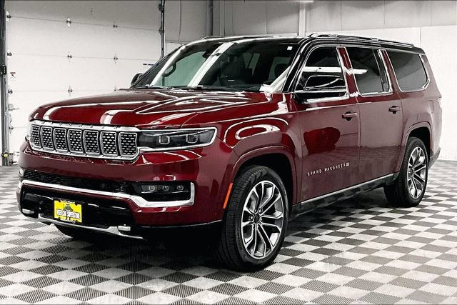 Used 2025 Jeep Grand Wagoneer L Series III w/ Rear-Seat Entertainment Group AWD/4WD image 11